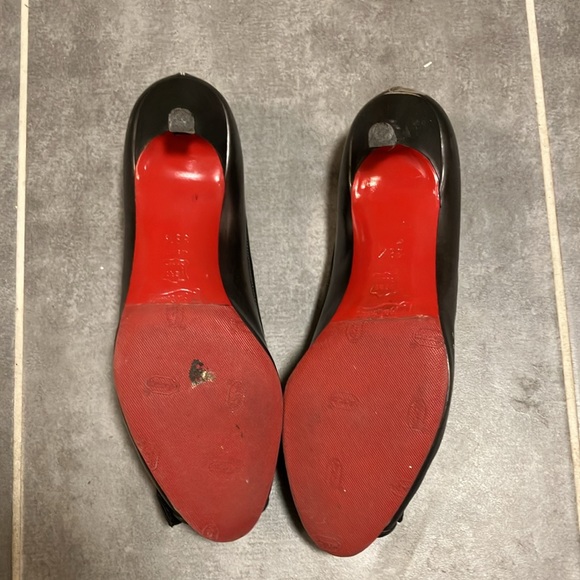 Louboutin silver shoes - Picture 4 of 5